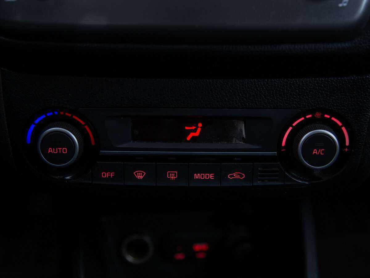 Kia Rio, 2017 - Фото №17