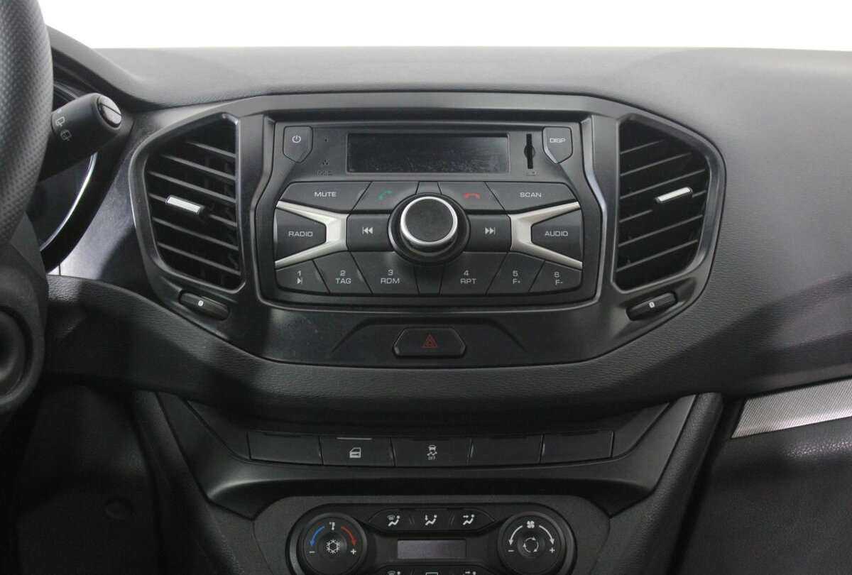 Lada (ВАЗ) Vesta SW, 2020 - Фото №8