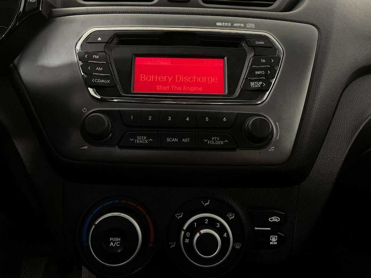 Kia Rio 5-speed, 2013 - Фото №11
