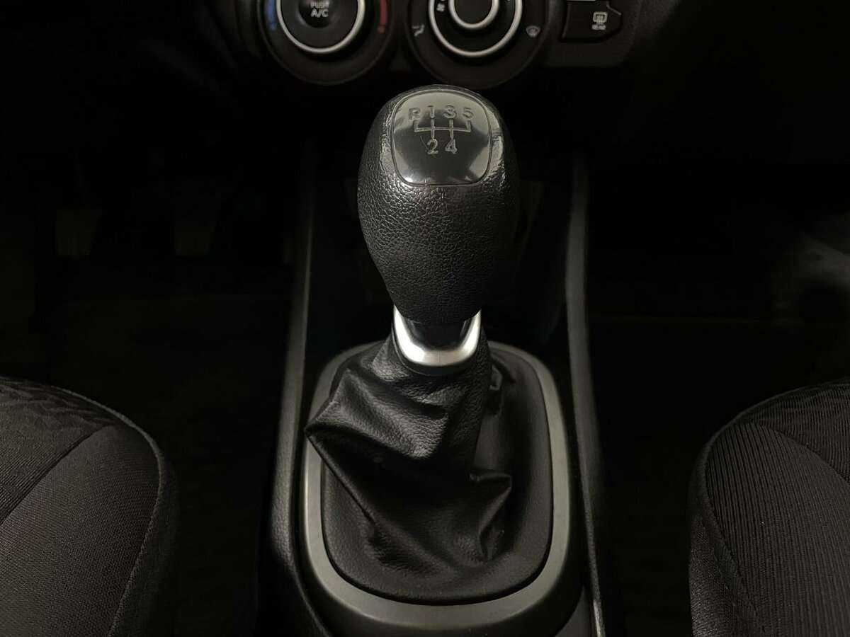 Kia Rio 5-speed, 2013 - Фото №12