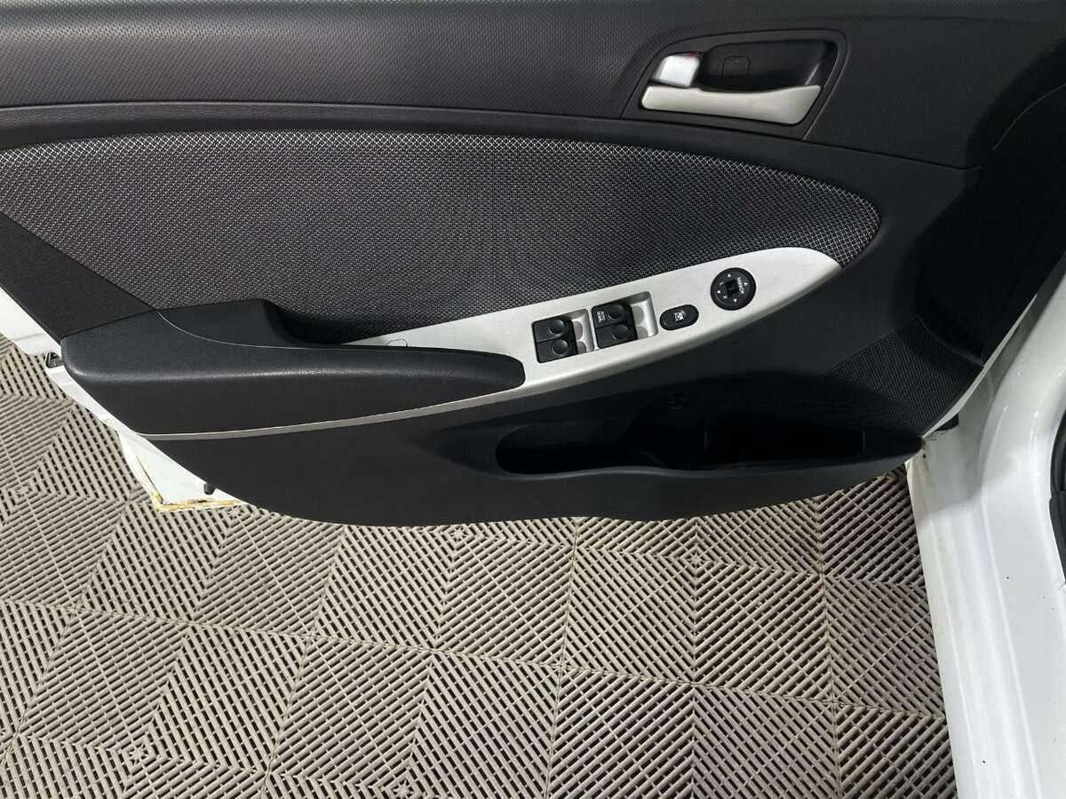 Hyundai Solaris, 2012 - Фото №7