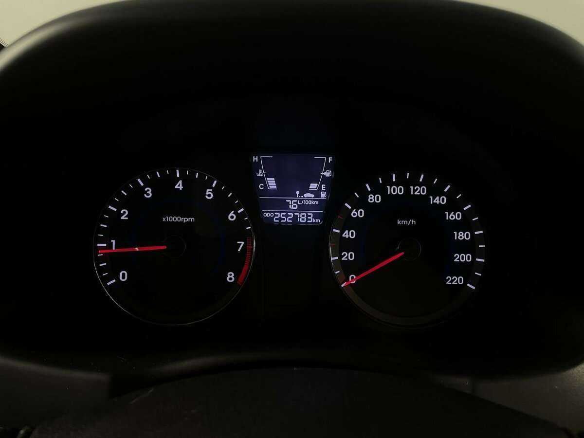 Hyundai Solaris, 2012 - Фото №10