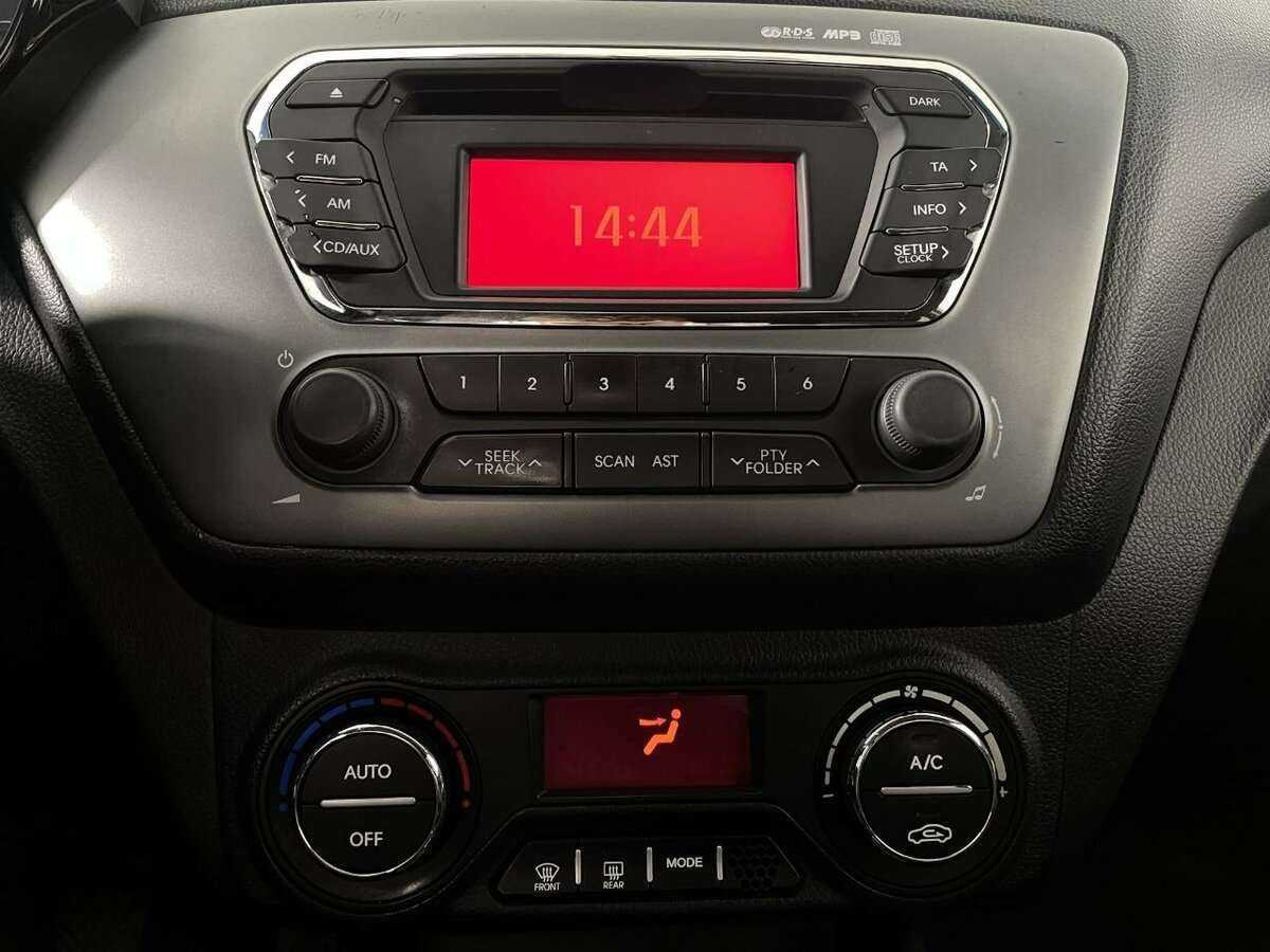 Kia Rio 5-speed, 2013 - Фото №11