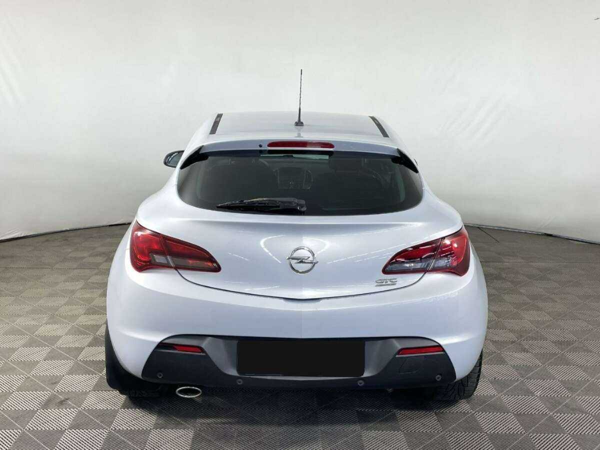 Opel Astra GTC, 2013 - Фото №2