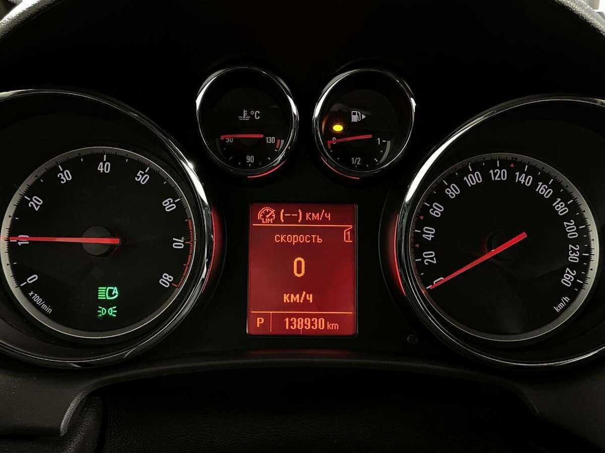 Opel Astra GTC, 2013 - Фото №10