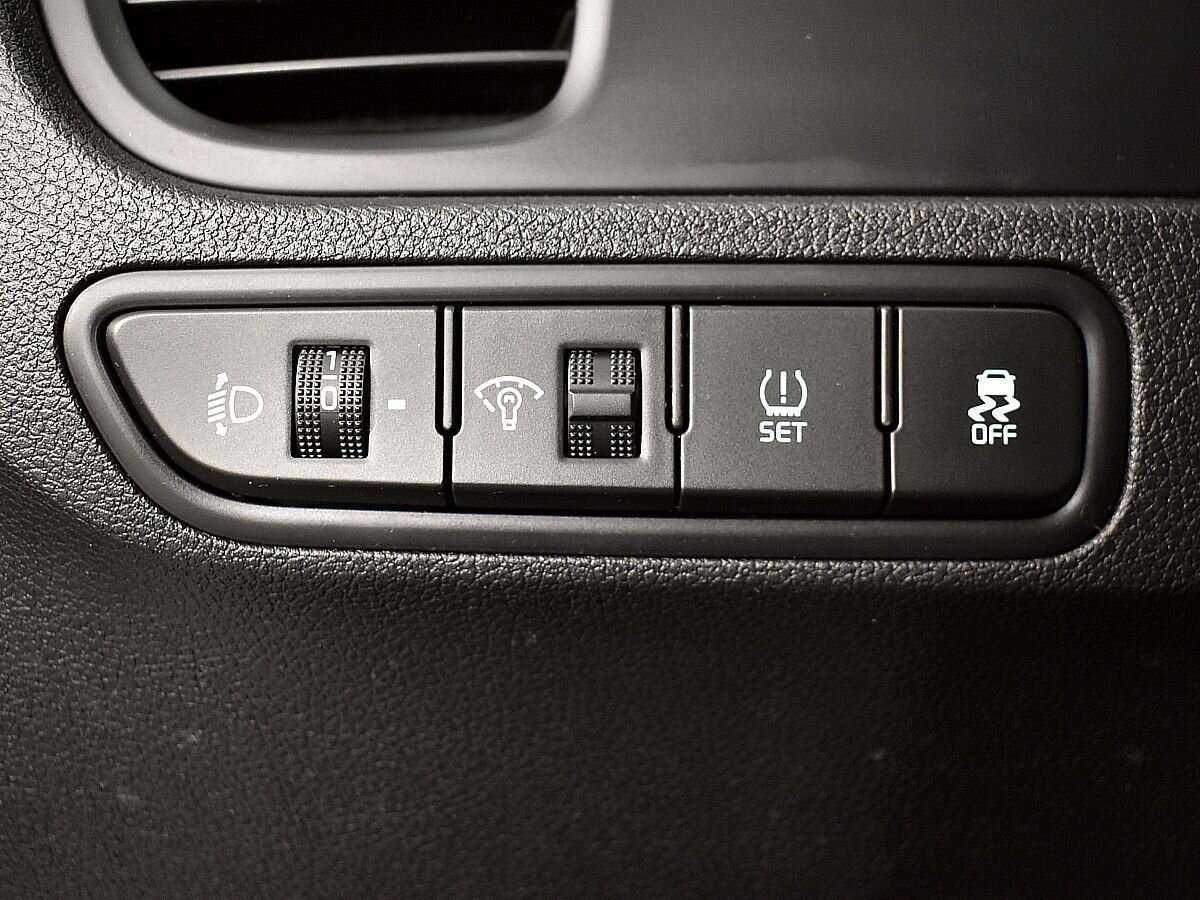 Kia Rio X-Line, 2018 - Фото №16