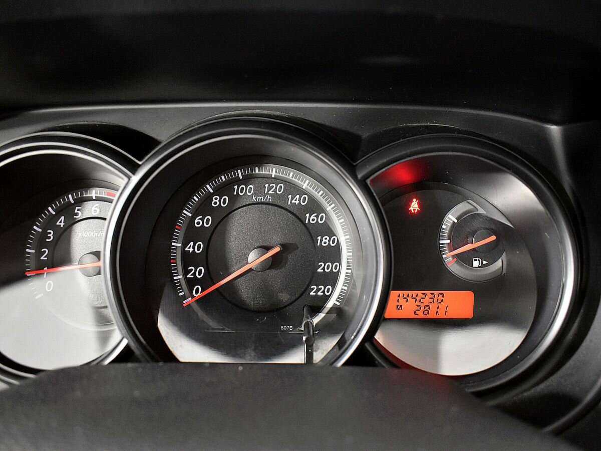 Nissan Tiida, 2013 - Фото №11