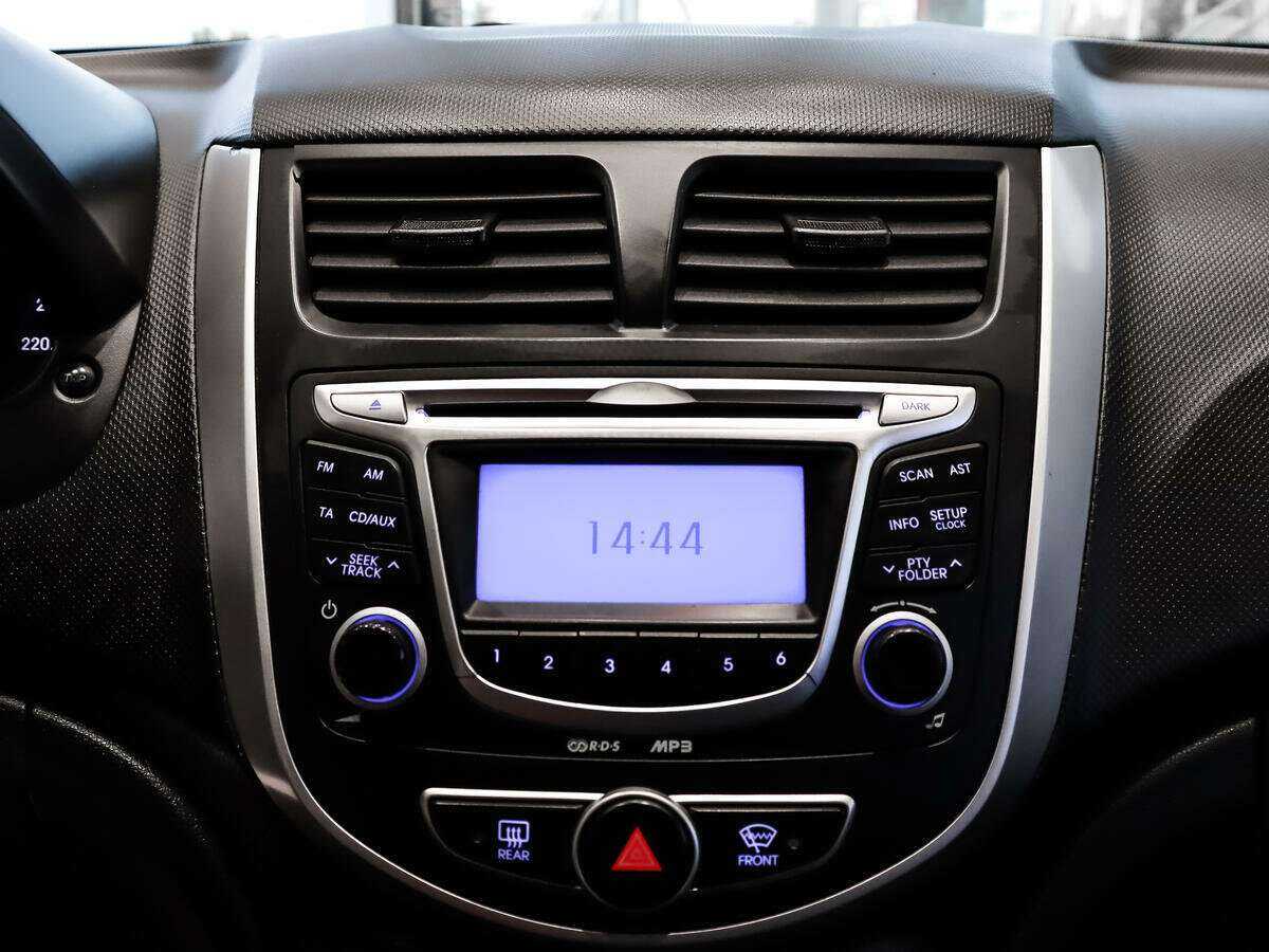 Hyundai Solaris, 2012 - Фото №12