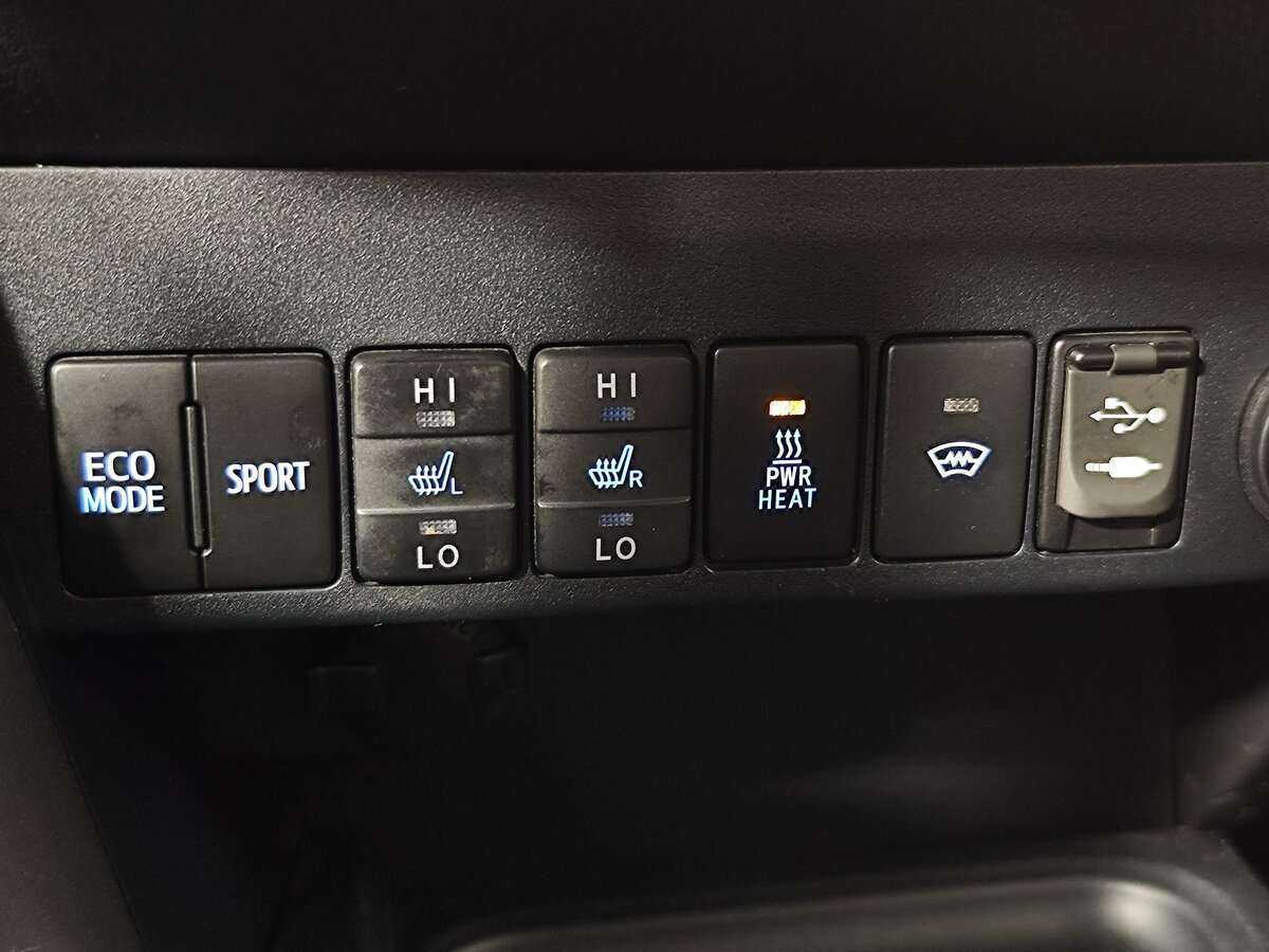 Toyota RAV4, 2015 - Фото №21