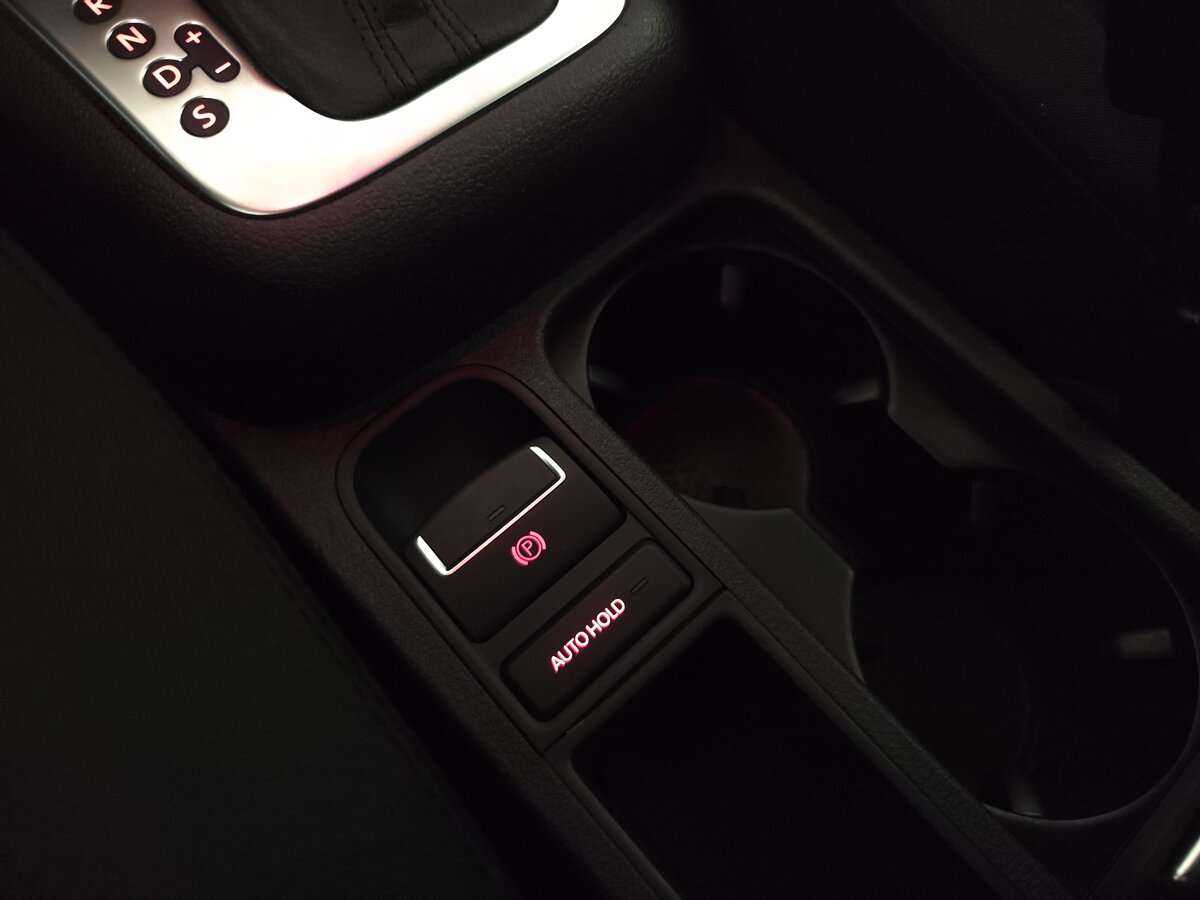 Volkswagen Tiguan, 2012 - Фото №11