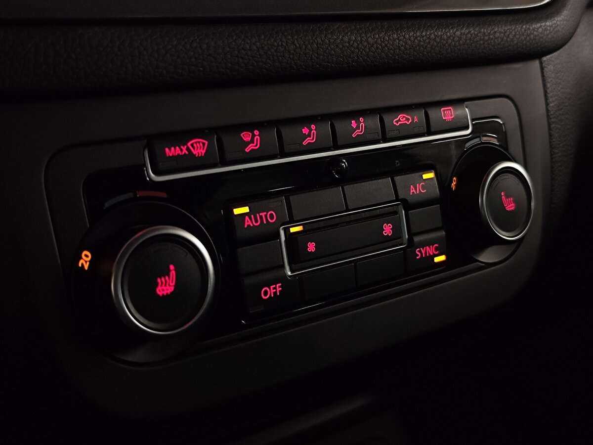 Volkswagen Tiguan, 2012 - Фото №14