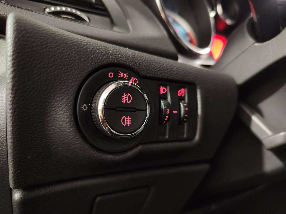 Opel Astra, 2012 - Фото №18