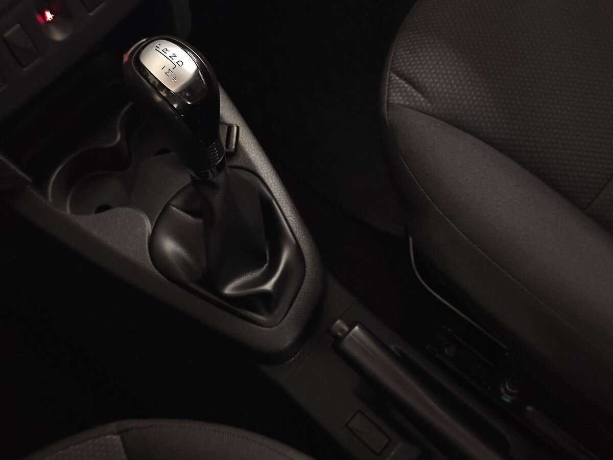 Renault Logan, 2019 - Фото №15