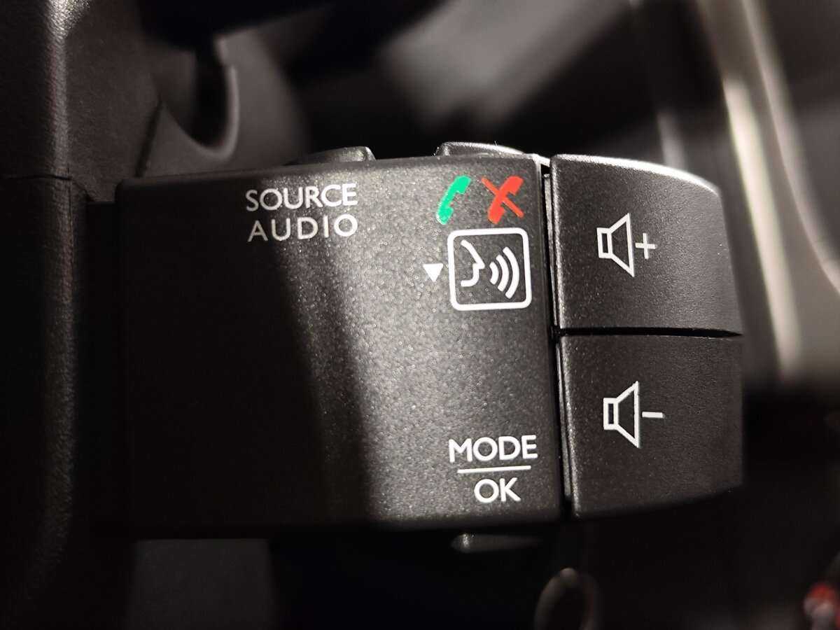 Renault Logan, 2019 - Фото №19