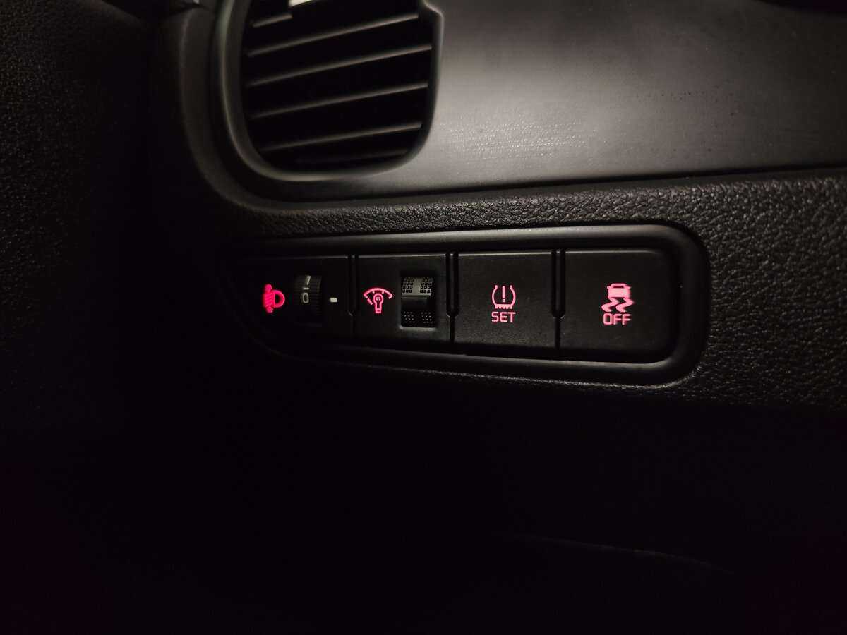 Kia Rio X-Line, 2018 - Фото №9