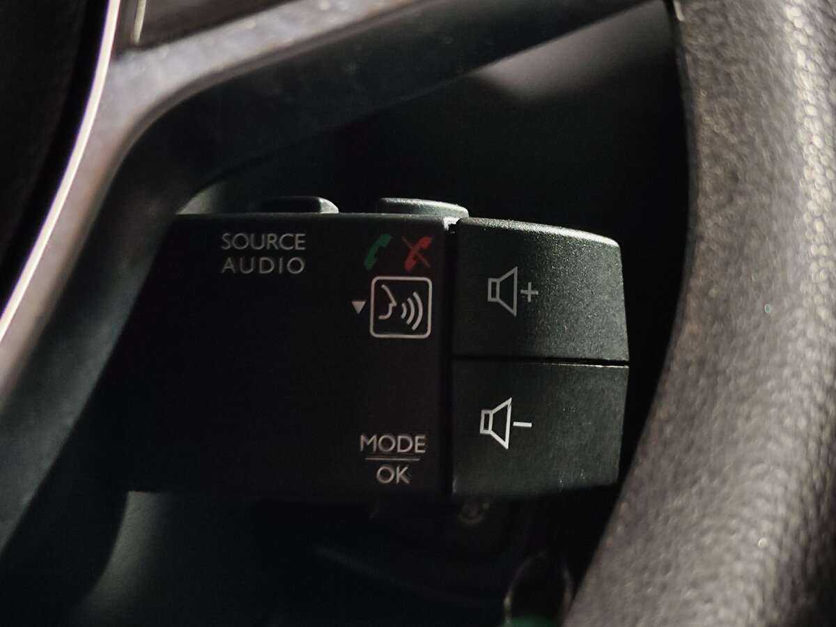 Renault Logan, 2019 - Фото №15