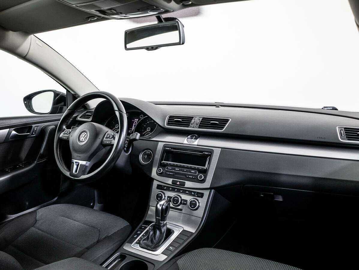 Volkswagen Passat, 2012 - Фото №8