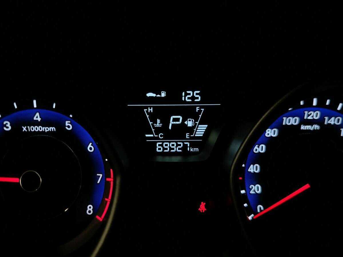 Hyundai Elantra, 2015 - Фото №15