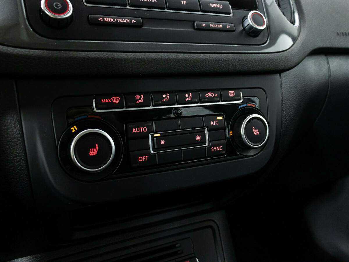 Volkswagen Tiguan, 2015 - Фото №15