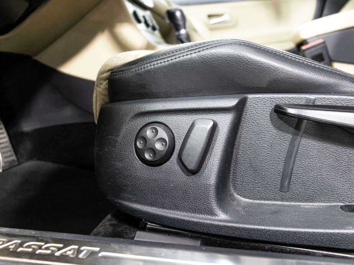 Volkswagen Passat CC, 2012 - Фото №17