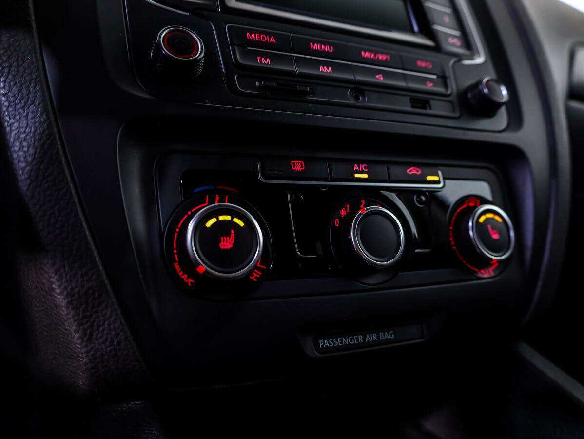 Volkswagen Jetta, 2014 - Фото №12