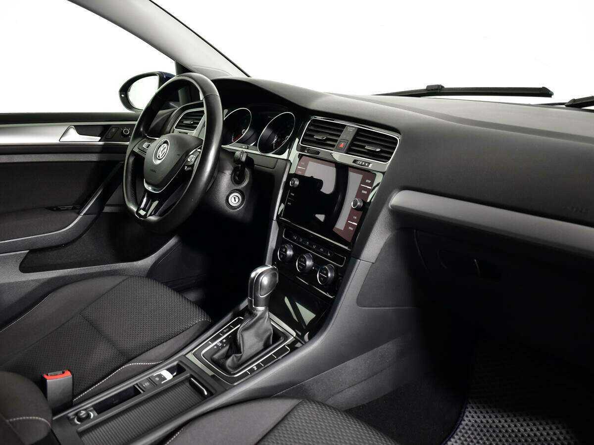 Volkswagen Golf, 2018 - Фото №6
