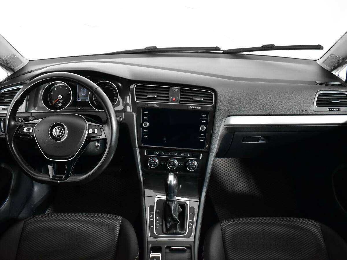 Volkswagen Golf, 2018 - Фото №9