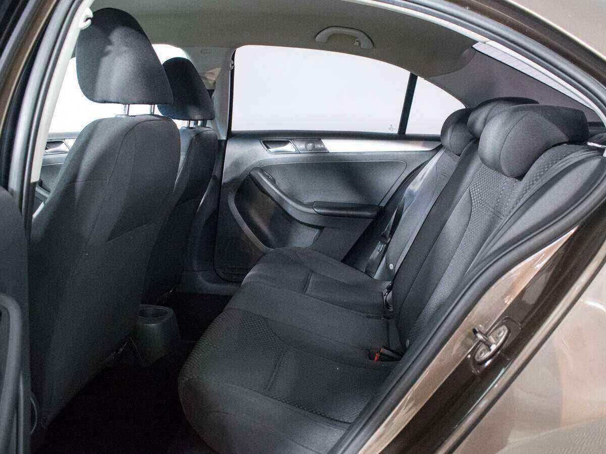 Volkswagen Jetta, 2012 - Фото №9