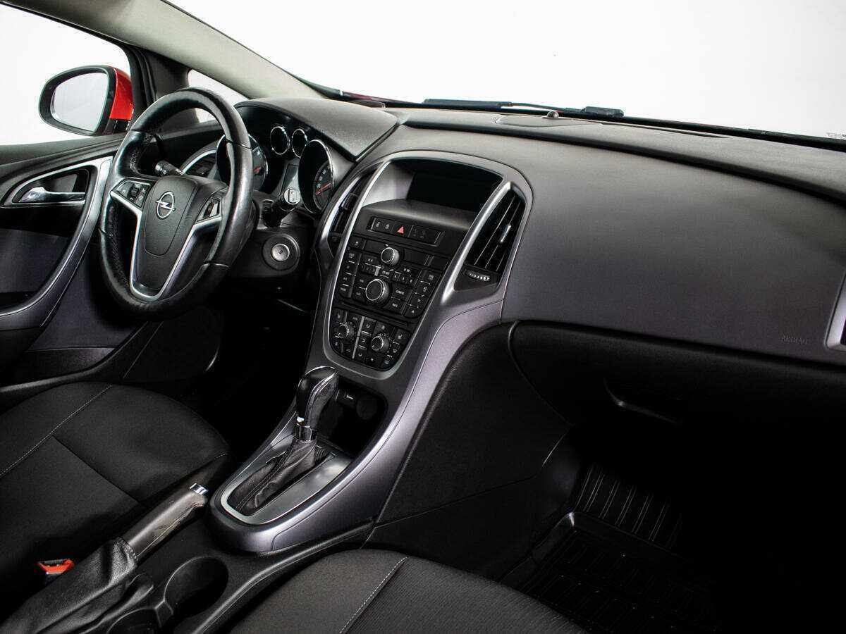 Opel Astra GTC, 2013 - Фото №7