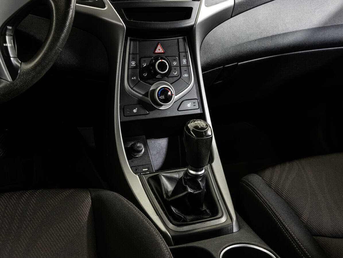 Hyundai Elantra, 2015 - Фото №11