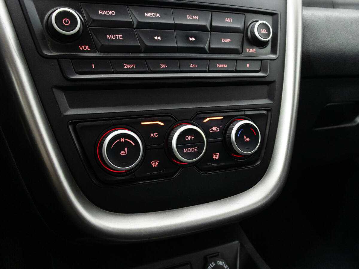 FAW Besturn X80, 2019 - Фото №14