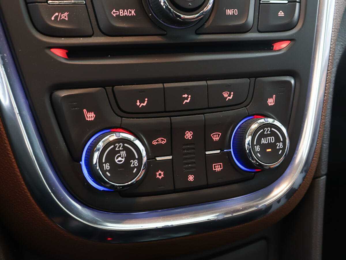 Opel Mokka, 2012 - Фото №17