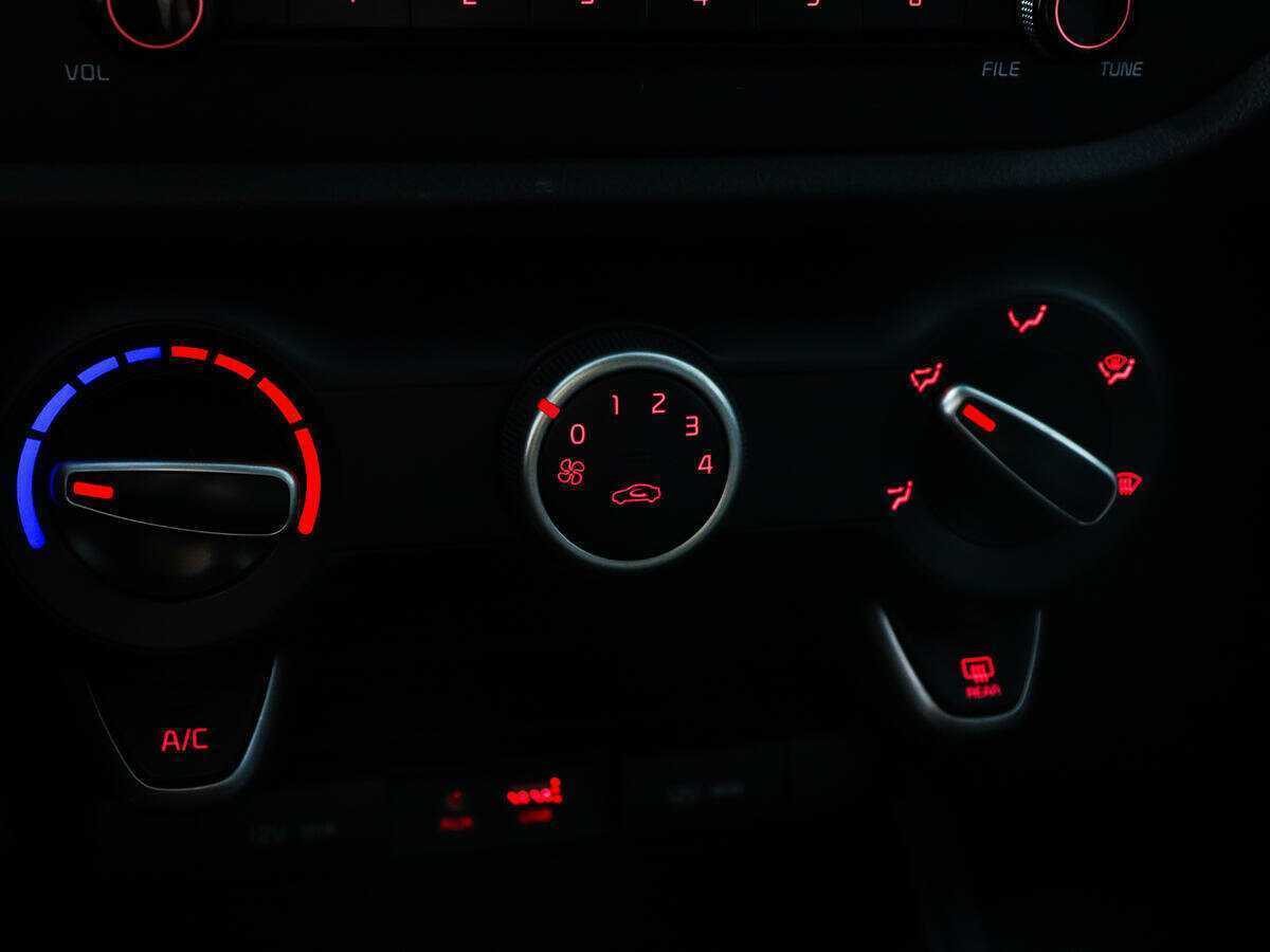 Kia Rio X-Line, 2018 - Фото №12