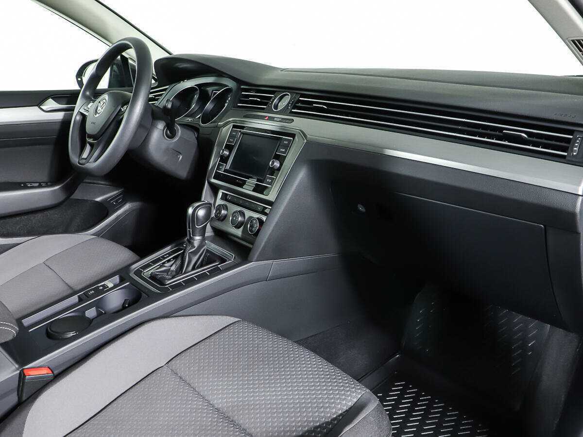 Volkswagen Passat, 2017 - Фото №9