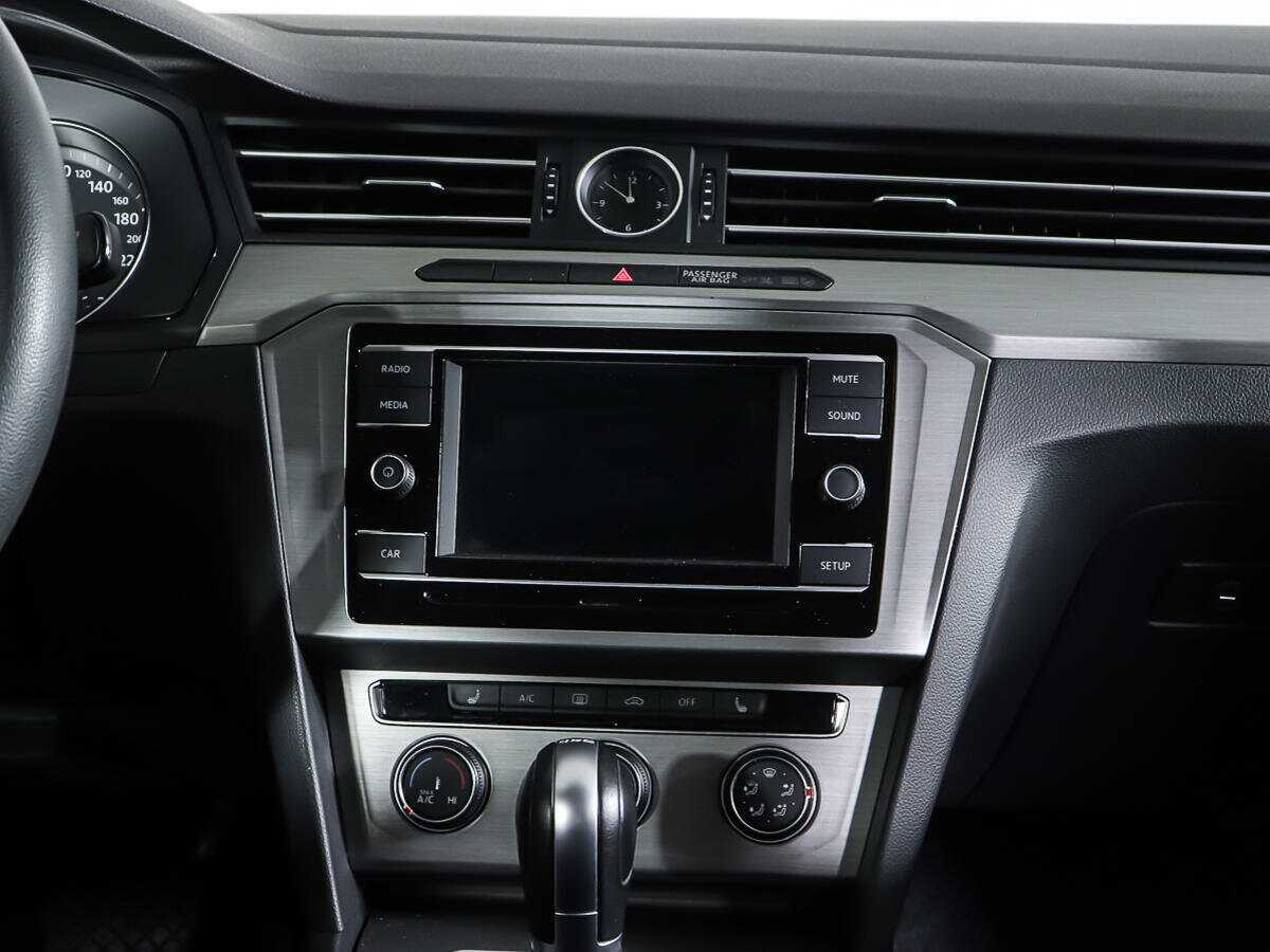 Volkswagen Passat, 2017 - Фото №12