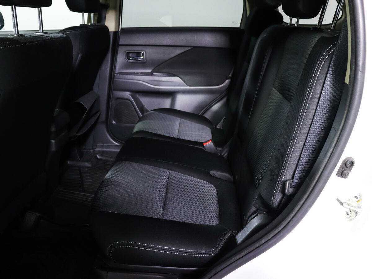 Mitsubishi Outlander, 2018 - Фото №7