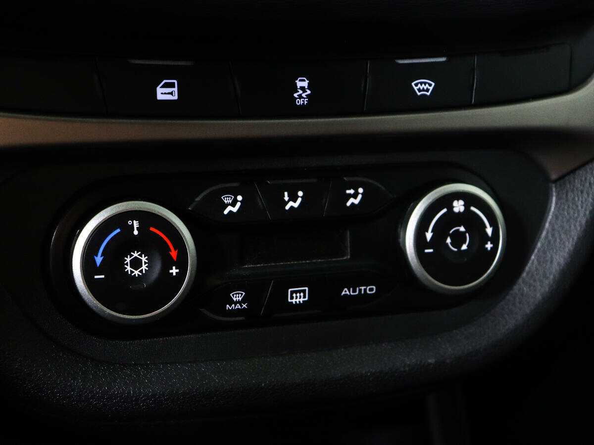 Lada (ВАЗ) Vesta SW, 2019 - Фото №14