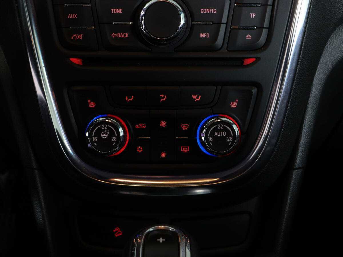 Opel Mokka, 2012 - Фото №15