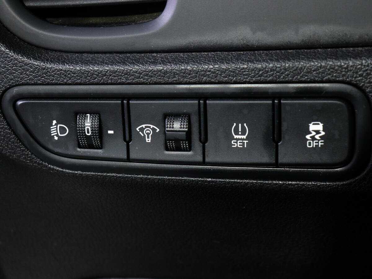 Kia Rio X-Line, 2020 - Фото №17