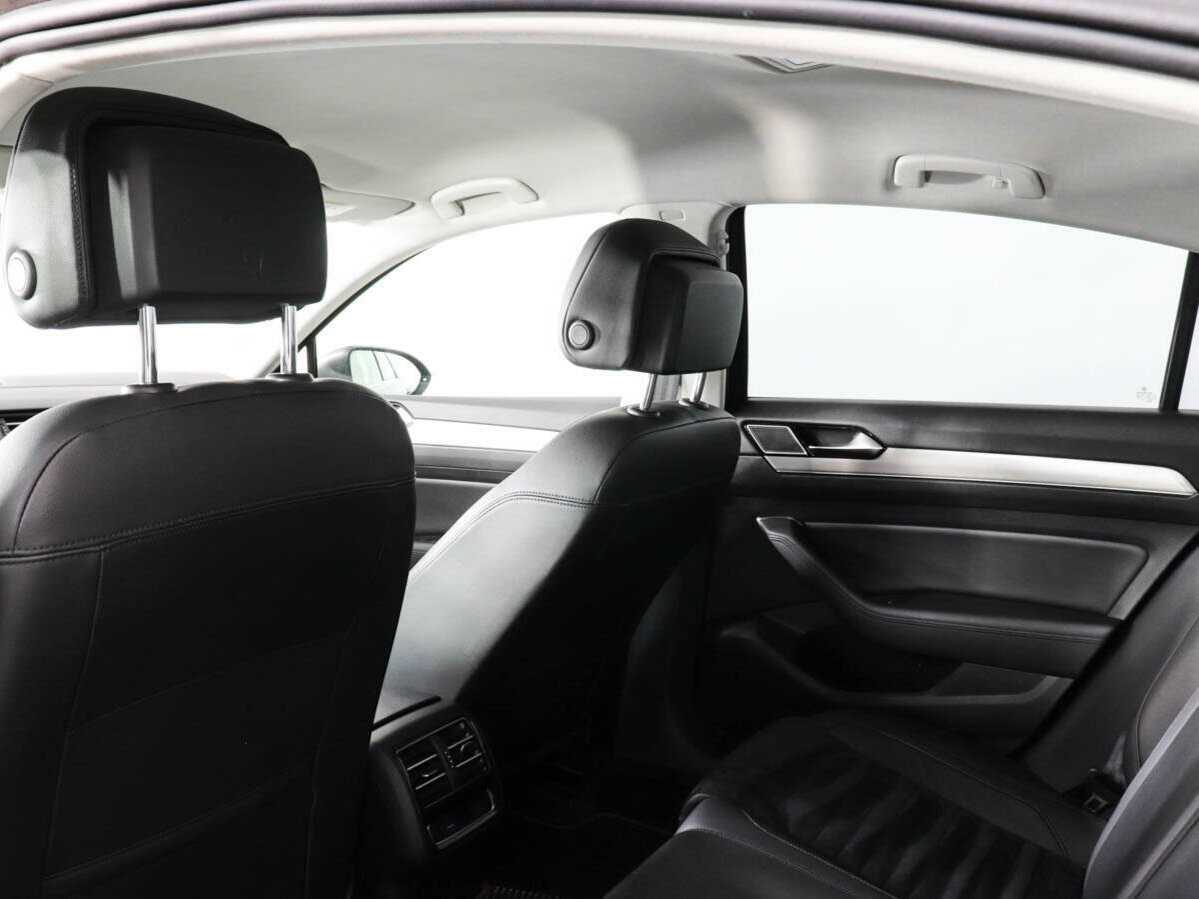 Volkswagen Passat, 2015 - Фото №9
