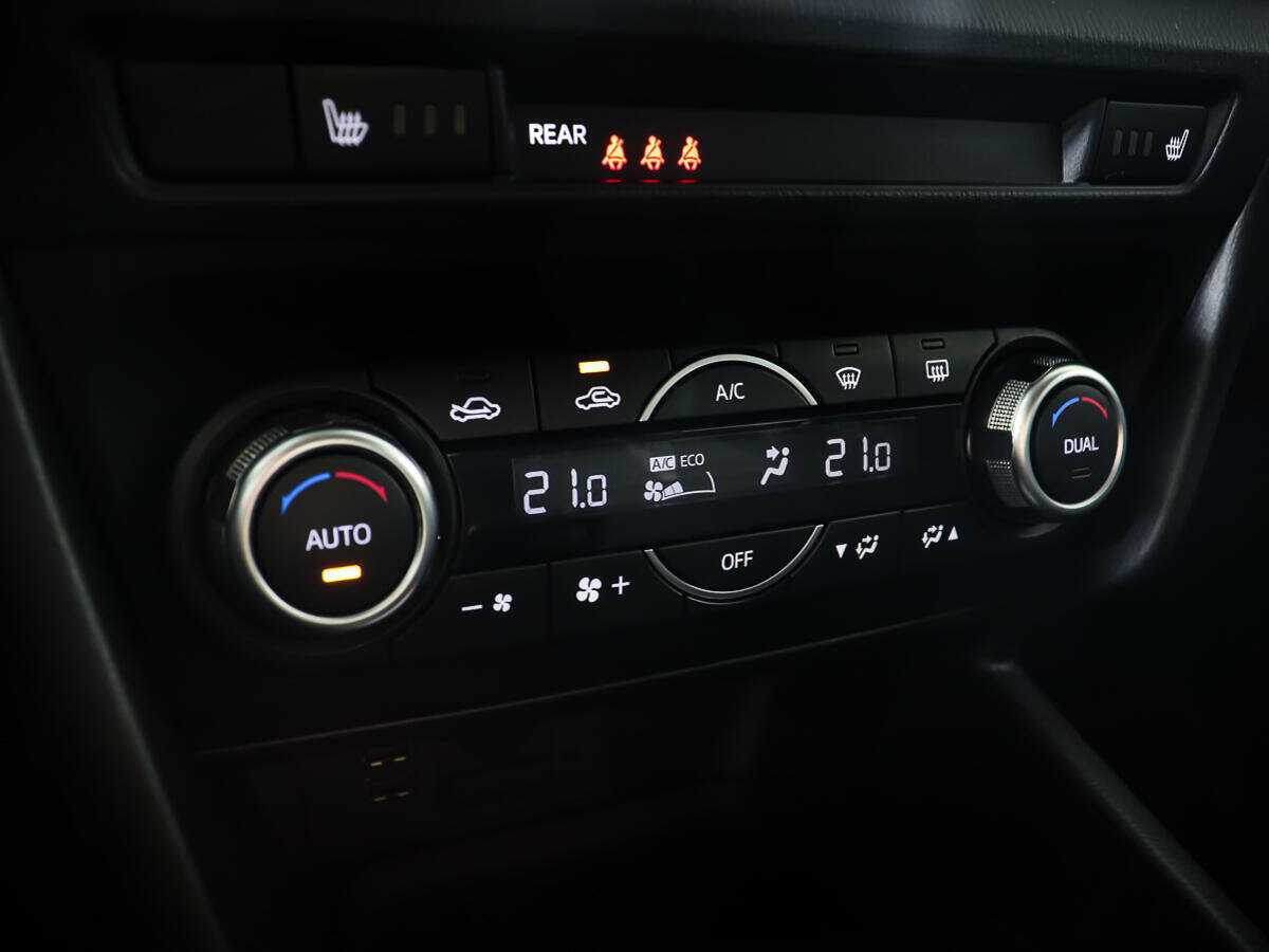 Mazda 3, 2017 - Фото №16