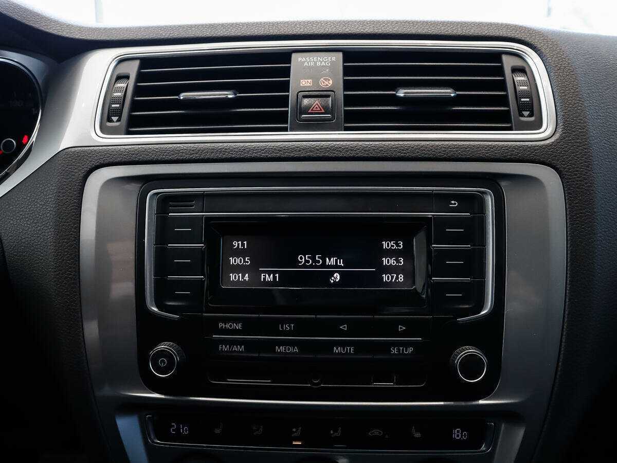 Volkswagen Jetta, 2017 - Фото №12