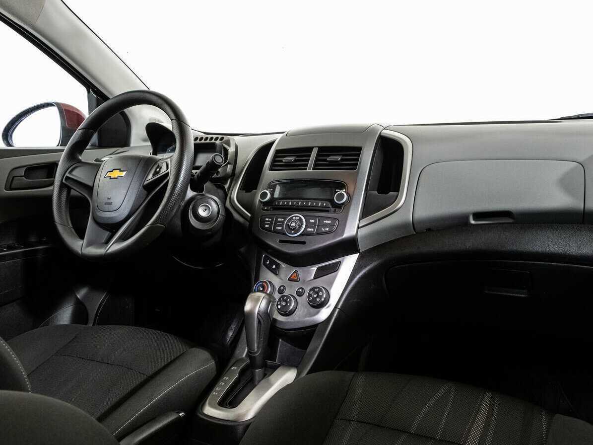 Chevrolet Aveo, 2015 - Фото №8