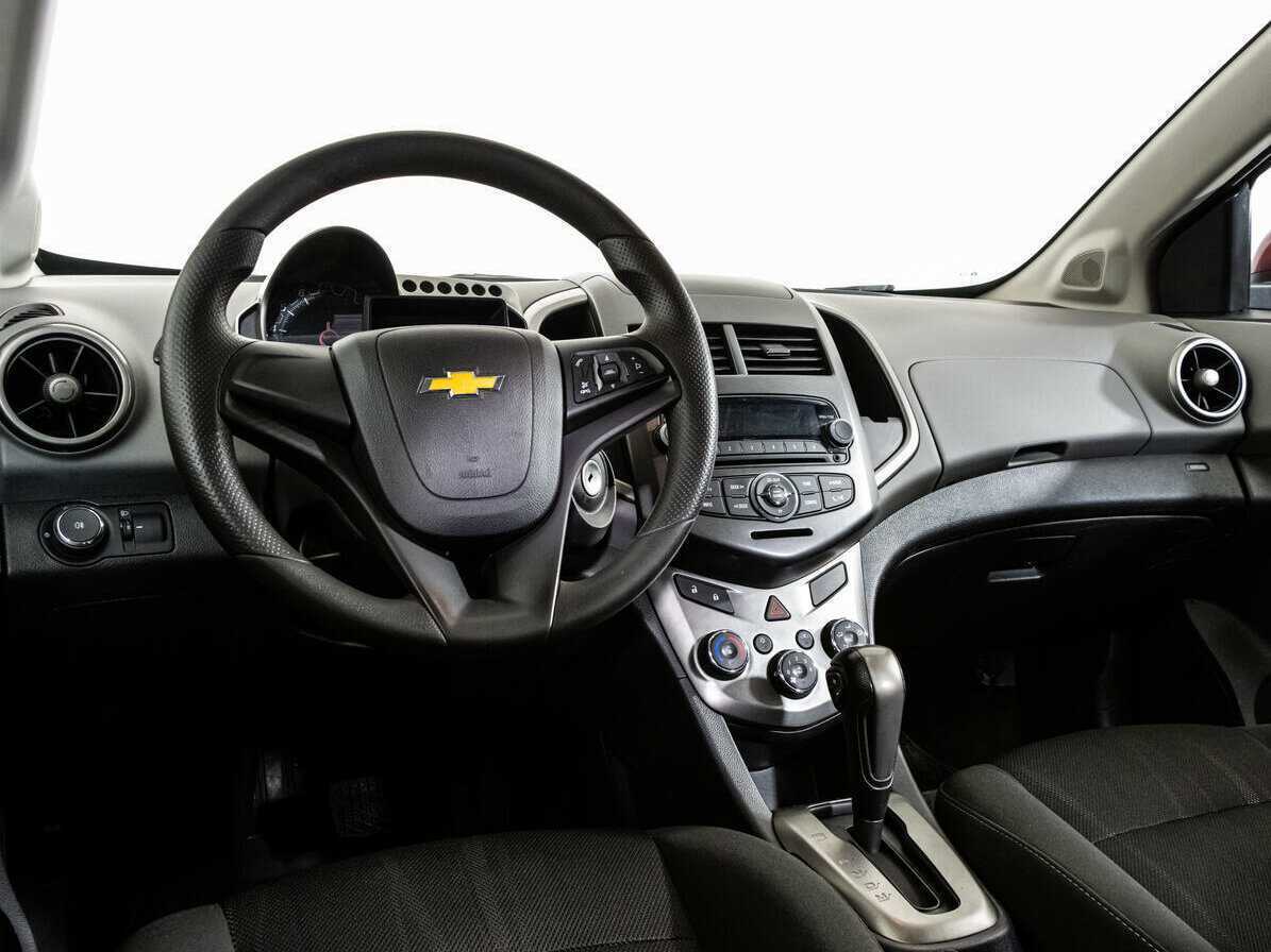 Chevrolet Aveo, 2015 - Фото №10