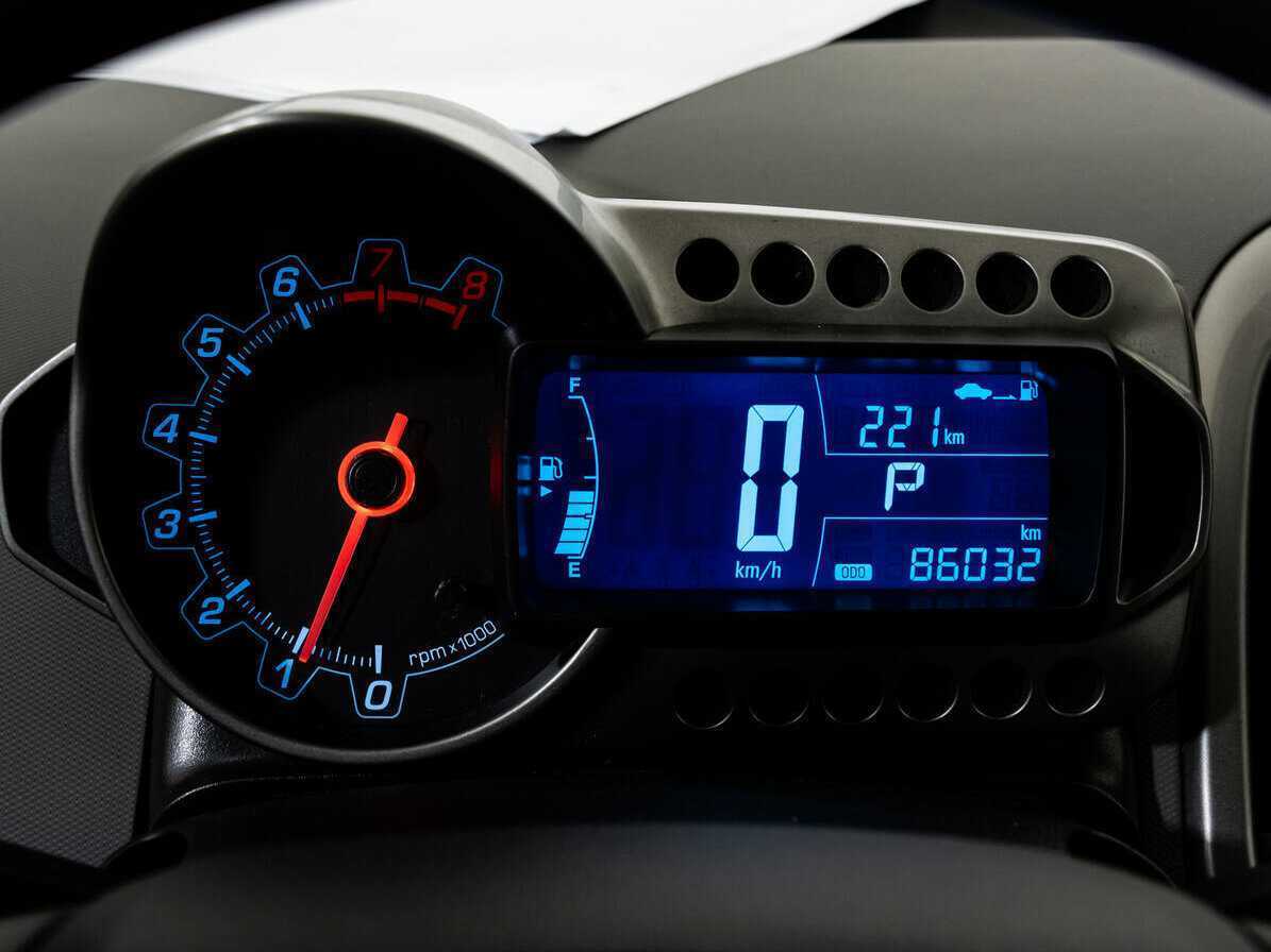 Chevrolet Aveo, 2015 - Фото №14