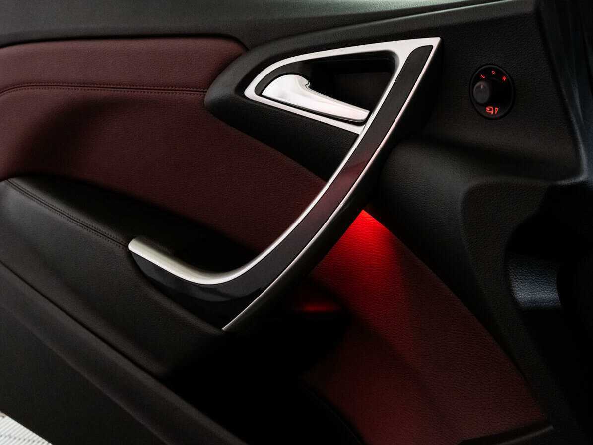 Opel Astra GTC, 2013 - Фото №18