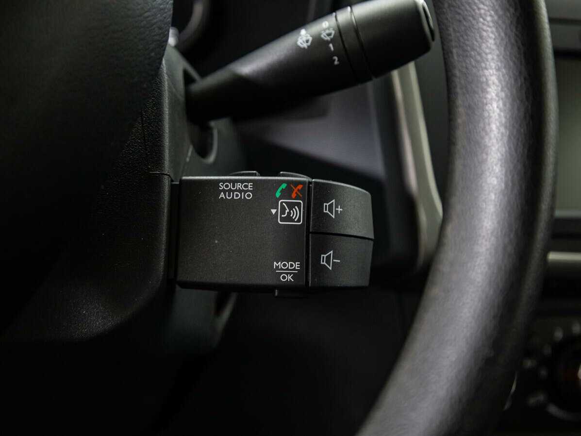 Renault Logan, 2019 - Фото №14