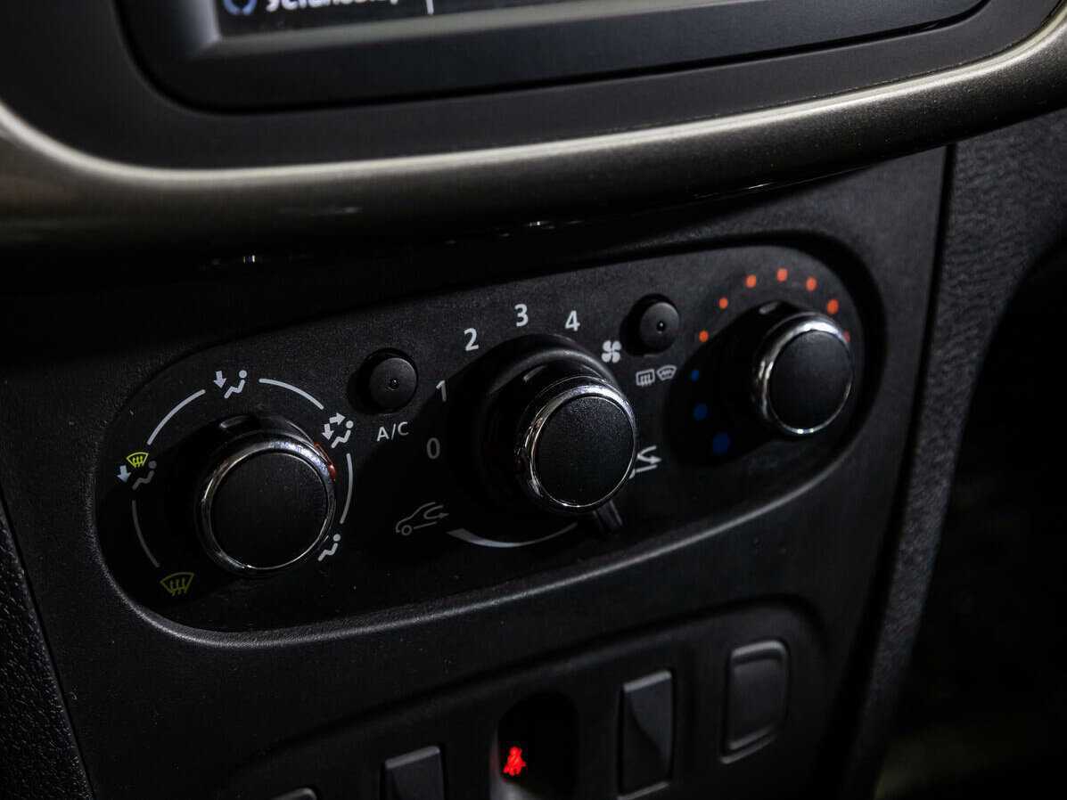 Renault Logan, 2019 - Фото №15