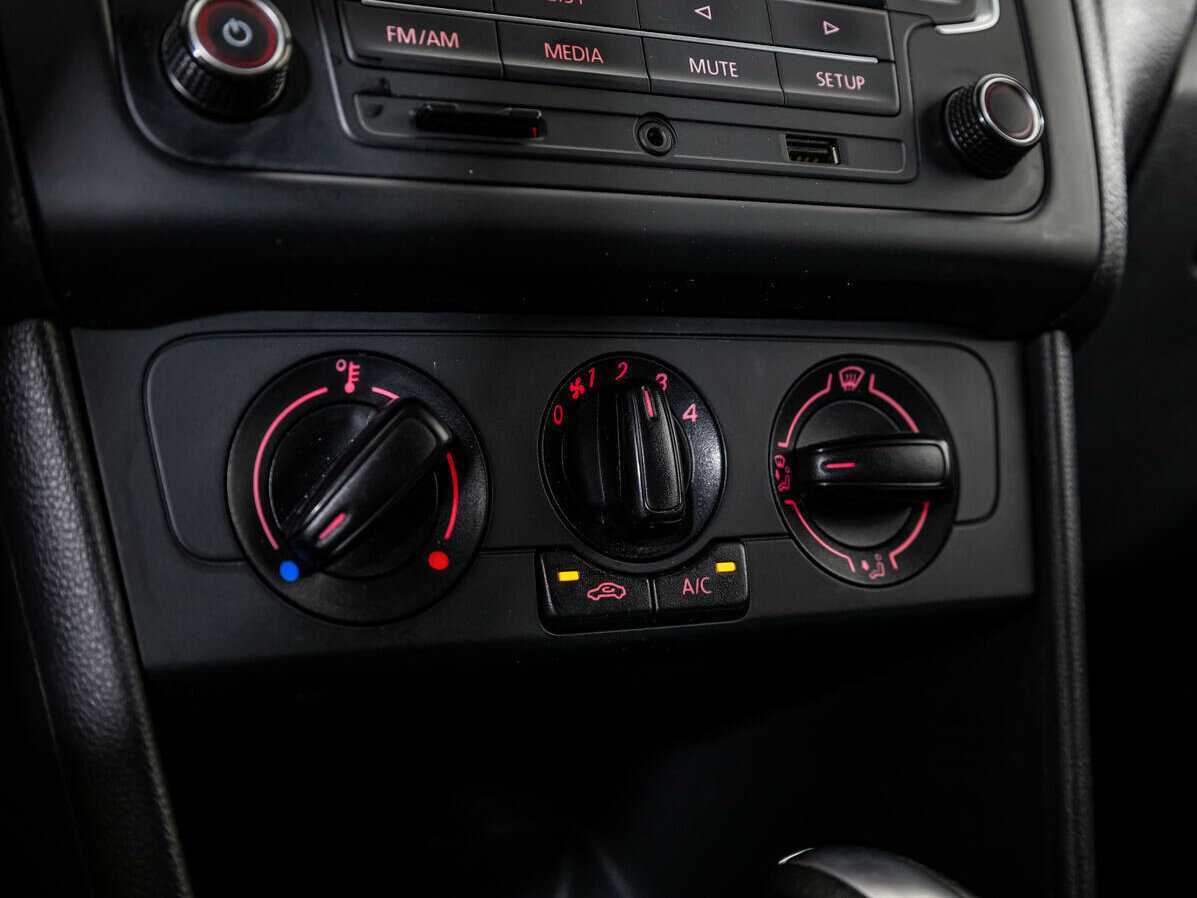 Volkswagen Polo, 2016 - Фото №14