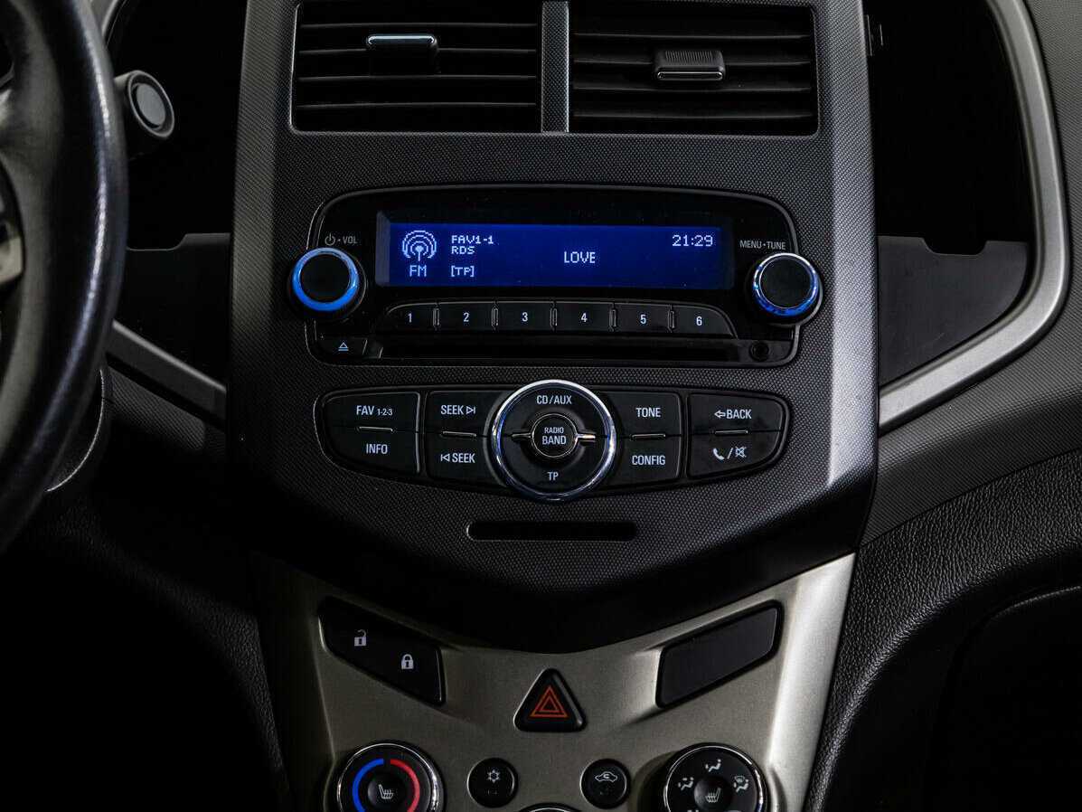 Chevrolet Aveo, 2012 - Фото №12